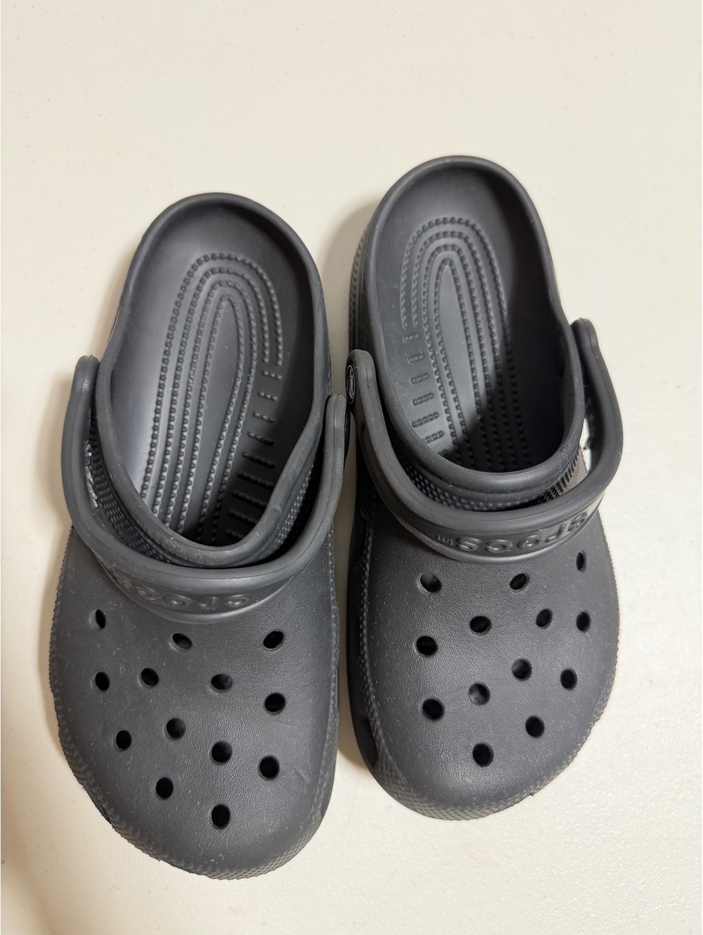 Black Crocs Classic Clogs Size (M4/W6) Women’s Size 6/Men’s Size 4